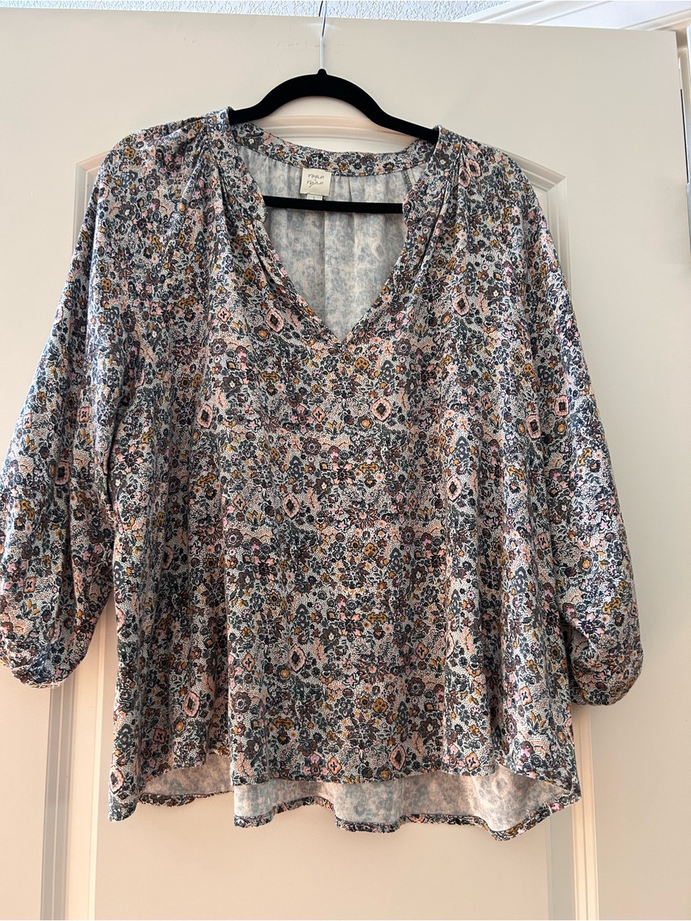 Roan+Ryan Alice Raglan Peasant Floral Artistry Blouse 3/4 Sleeve w/Button/V-Neck - Picture 4 of 9